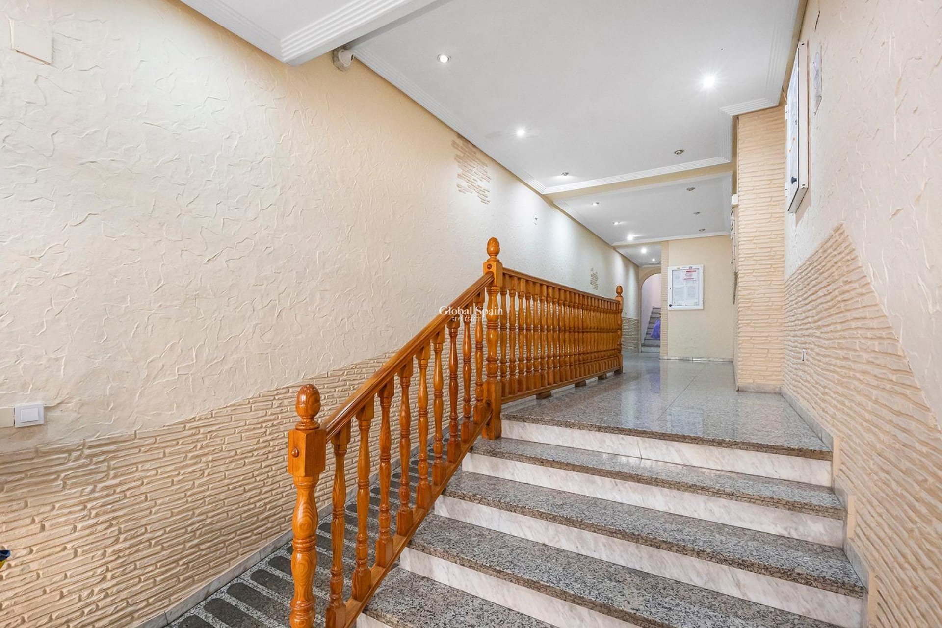 Resale - APARTMENT -
TORREVIEJA - Estacion de autobuses