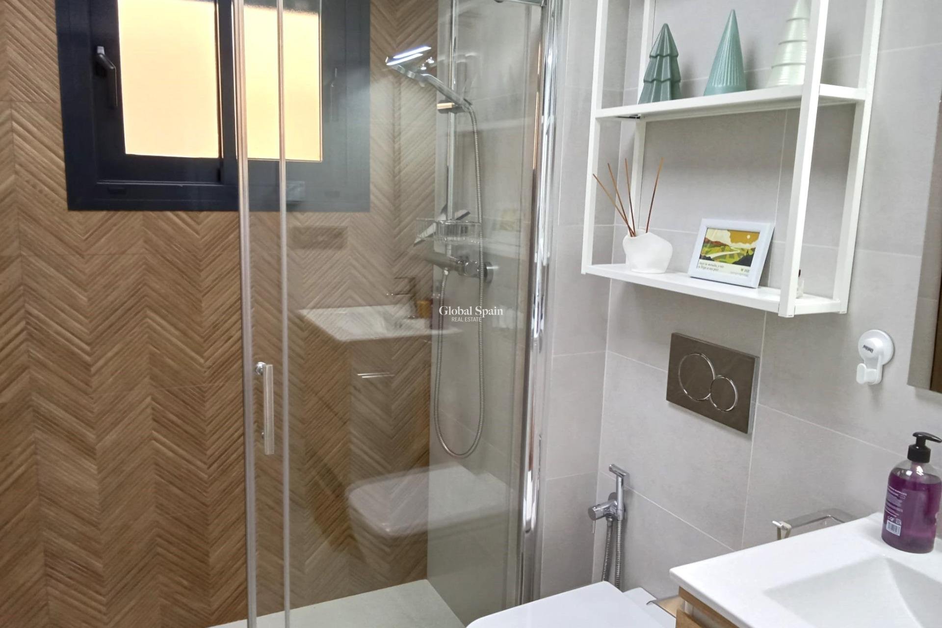 Resale - APARTMENT -
TORREVIEJA - Estacion de autobuses