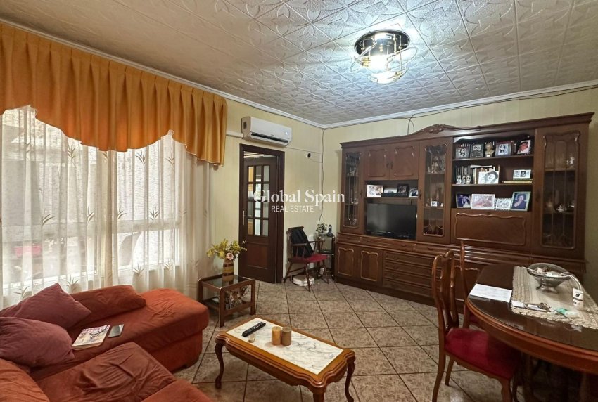 Resale - APARTMENT -
TORREVIEJA - Estacion de autobuses