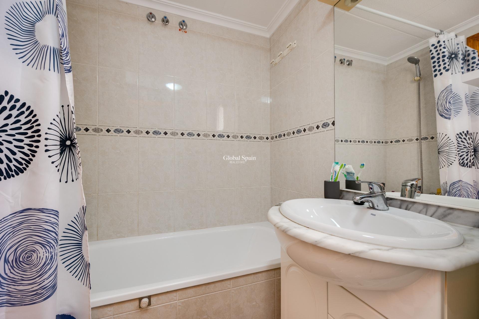 Resale - APARTMENT -
TORREVIEJA - Estacion de autobuses