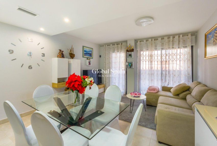 Resale - APARTMENT -
TORREVIEJA - Estacion de autobuses