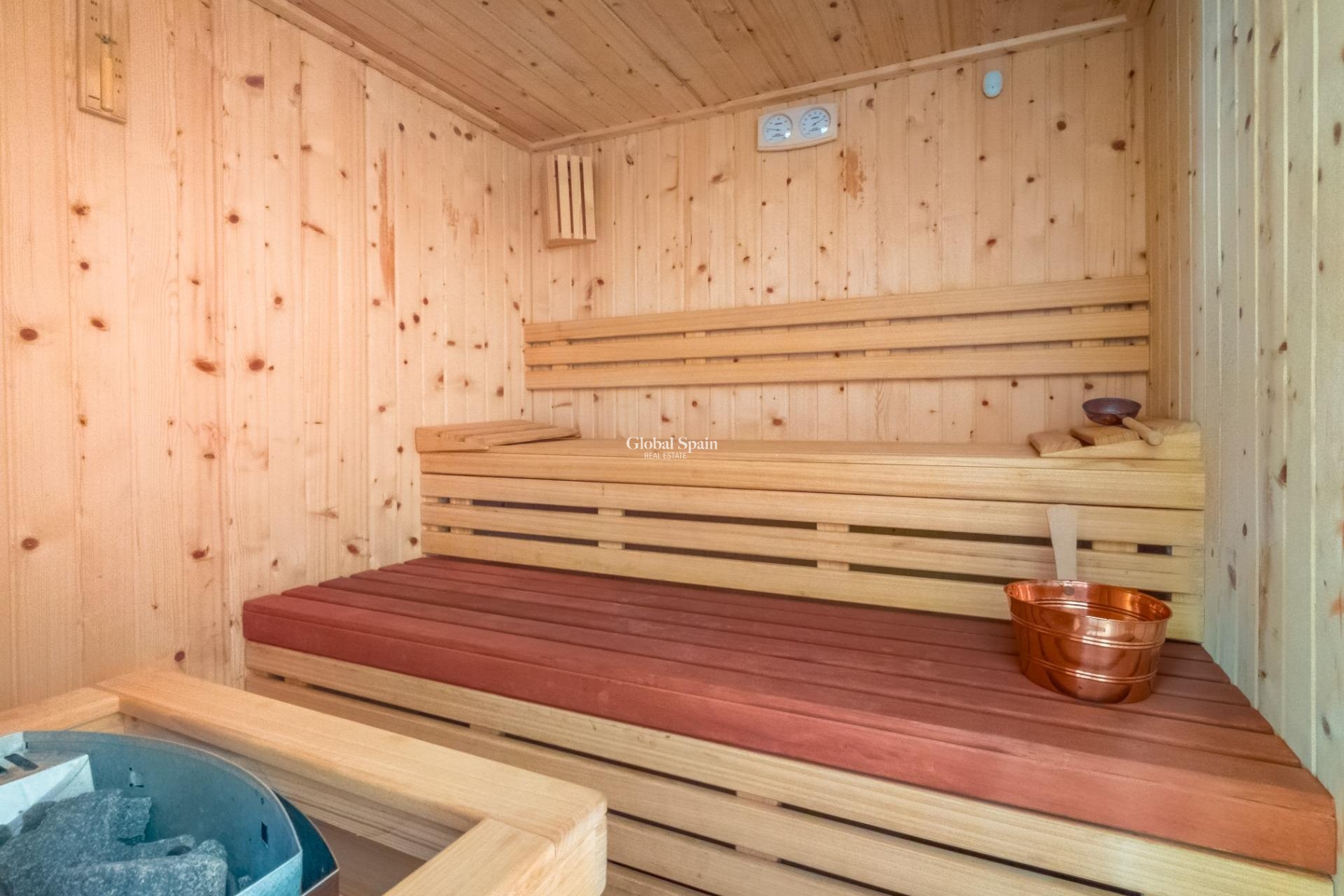 Resale - APARTMENT -
TORREVIEJA - Estacion de autobuses