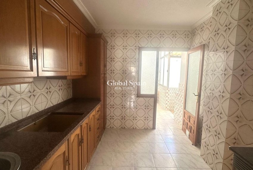 Resale - APARTMENT -
TORREVIEJA - Estacion de autobuses