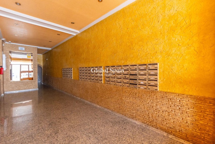 Resale - APARTMENT -
TORREVIEJA - Estacion de autobuses