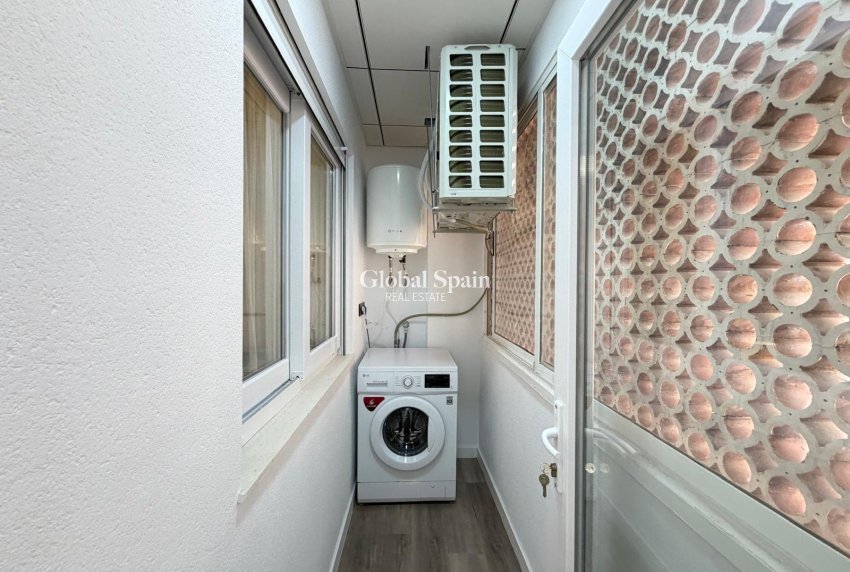 Resale - APARTMENT -
TORREVIEJA - Estacion de autobuses