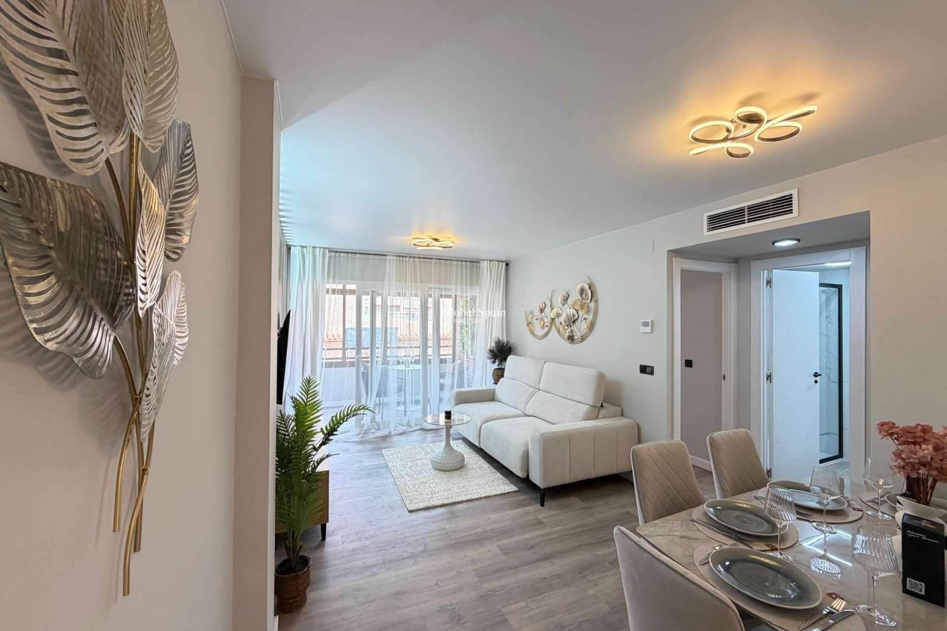 Resale - APARTMENT -
TORREVIEJA - Estacion de autobuses
