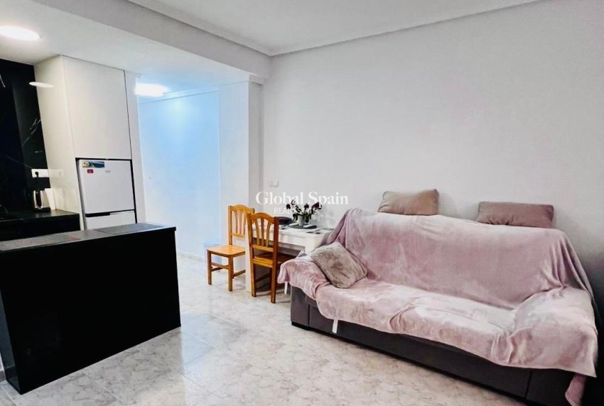Resale - APARTMENT -
TORREVIEJA - Estacion de autobuses