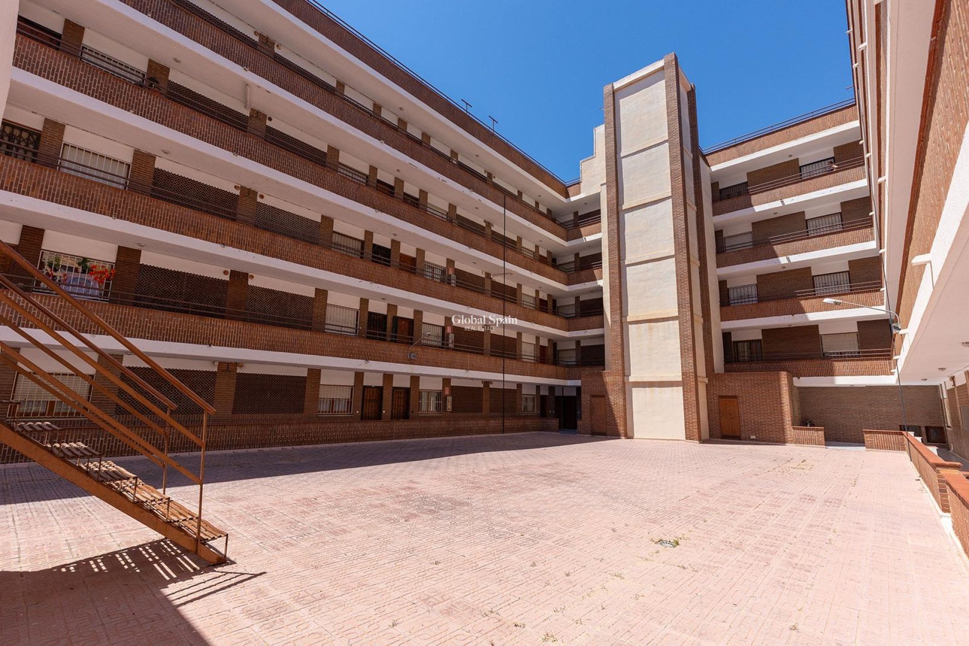 Resale - APARTMENT -
TORREVIEJA - Estacion de autobuses
