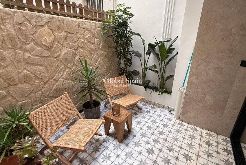 Resale - APARTMENT -
TORREVIEJA - Estacion de autobuses
