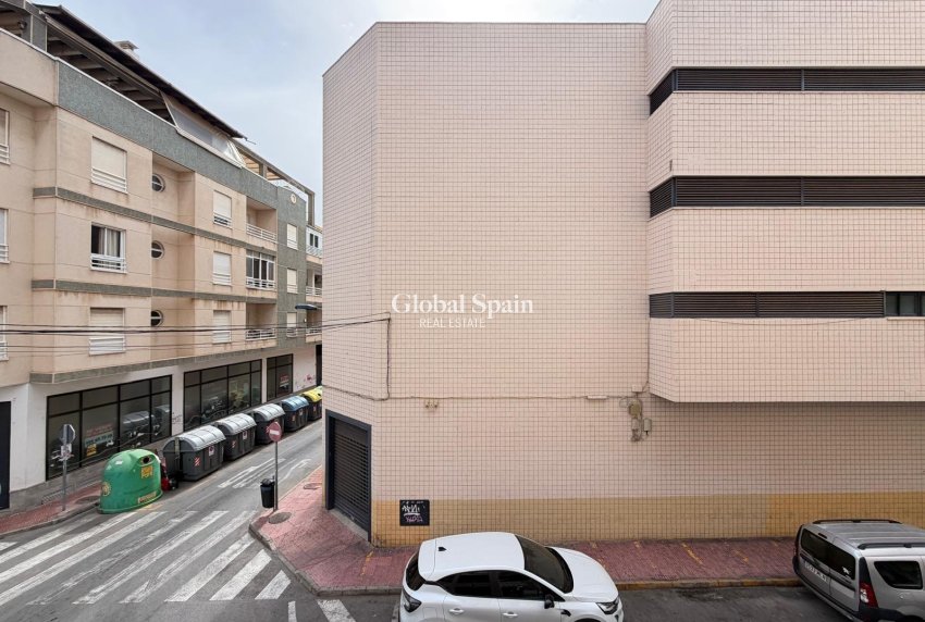 Resale - APARTMENT -
TORREVIEJA - Estacion de autobuses