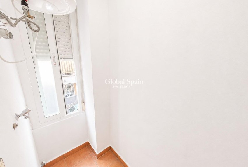 Resale - APARTMENT -
TORREVIEJA - Estacion de autobuses