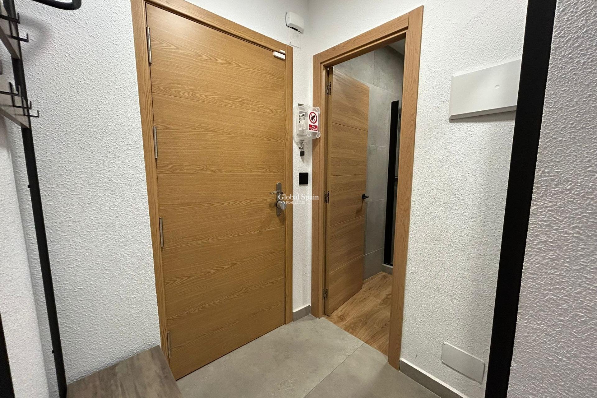 Resale - APARTMENT -
TORREVIEJA - Estacion de autobuses