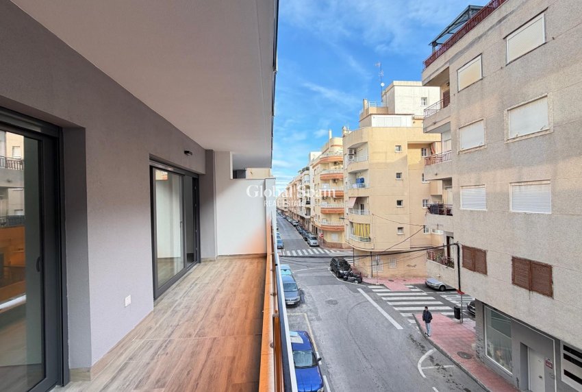 Resale - APARTMENT -
TORREVIEJA - Estacion de autobuses