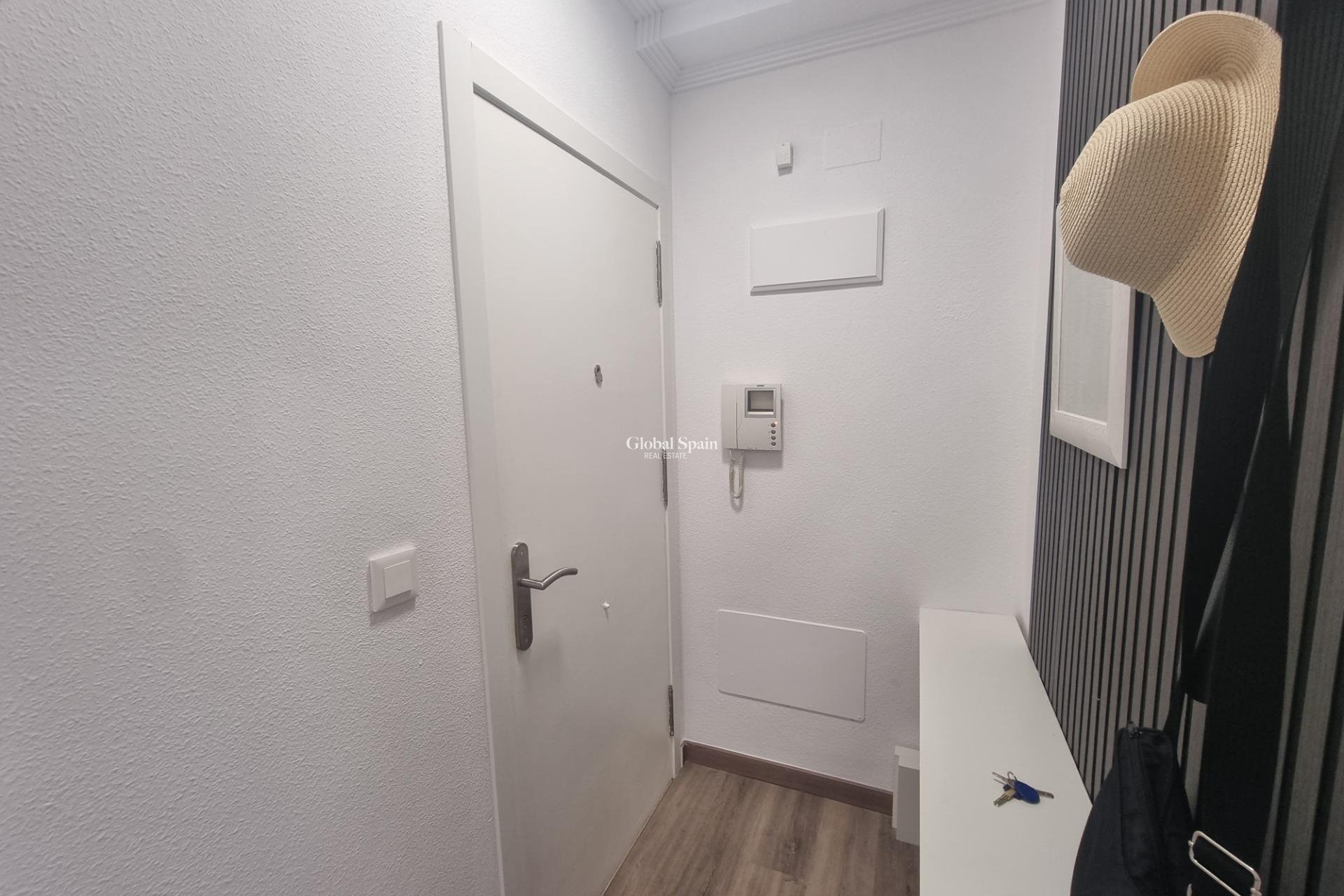 Resale - APARTMENT -
TORREVIEJA - Estacion de autobuses