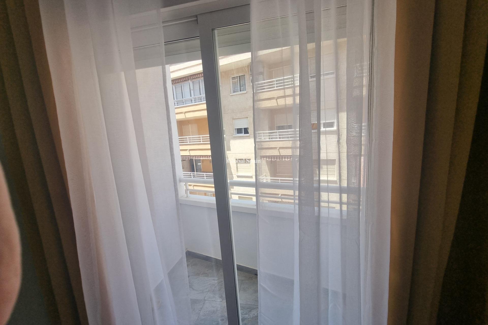 Resale - APARTMENT -
TORREVIEJA - Estacion de autobuses