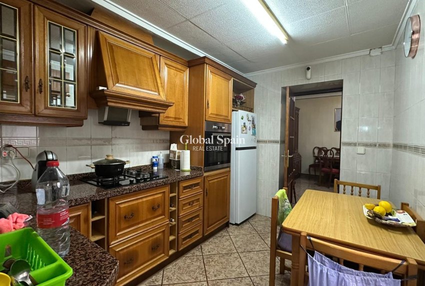 Resale - APARTMENT -
TORREVIEJA - Estacion de autobuses