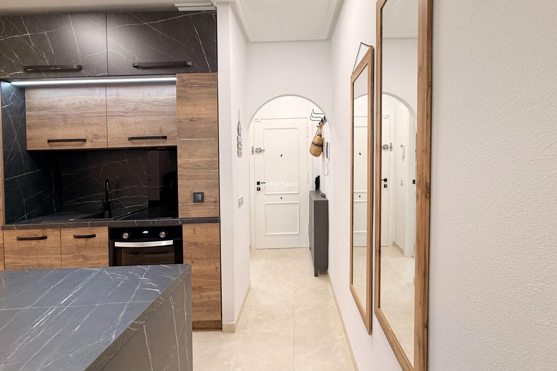 Resale - APARTMENT -
TORREVIEJA - Estacion de autobuses