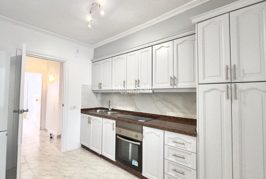 Resale - APARTMENT -
TORREVIEJA - Estacion de autobuses