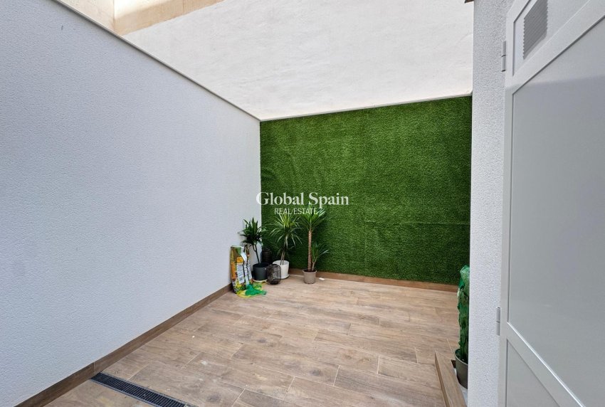 Resale - APARTMENT -
TORREVIEJA - Estacion de autobuses