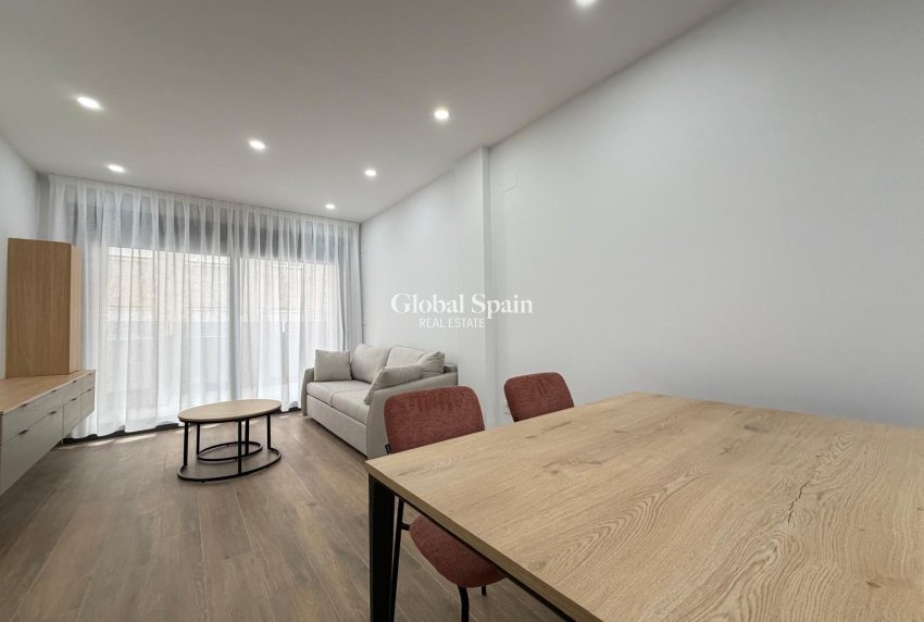 Resale - APARTMENT -
TORREVIEJA - Estacion de autobuses
