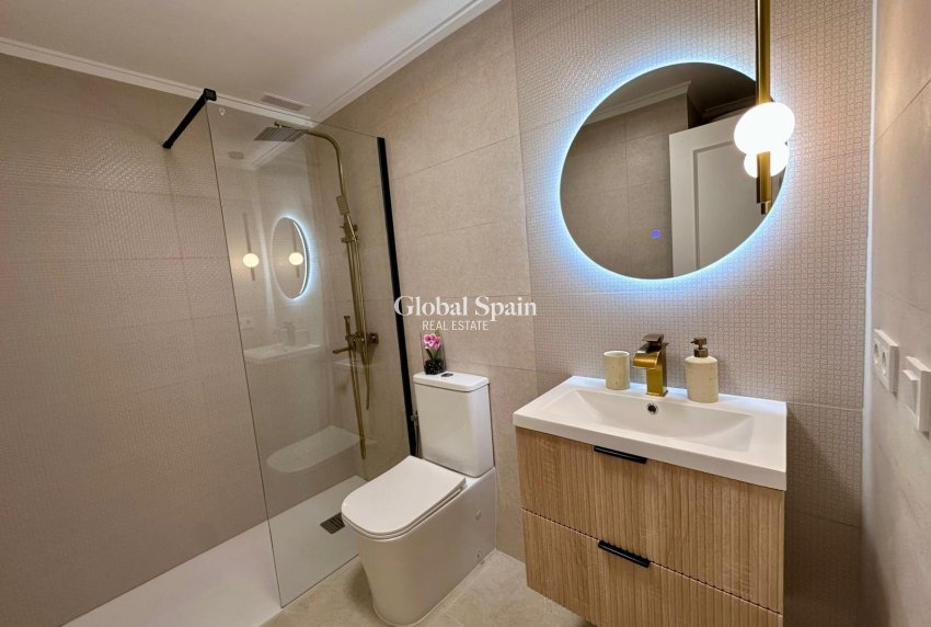 Resale - APARTMENT -
TORREVIEJA - Estacion de autobuses