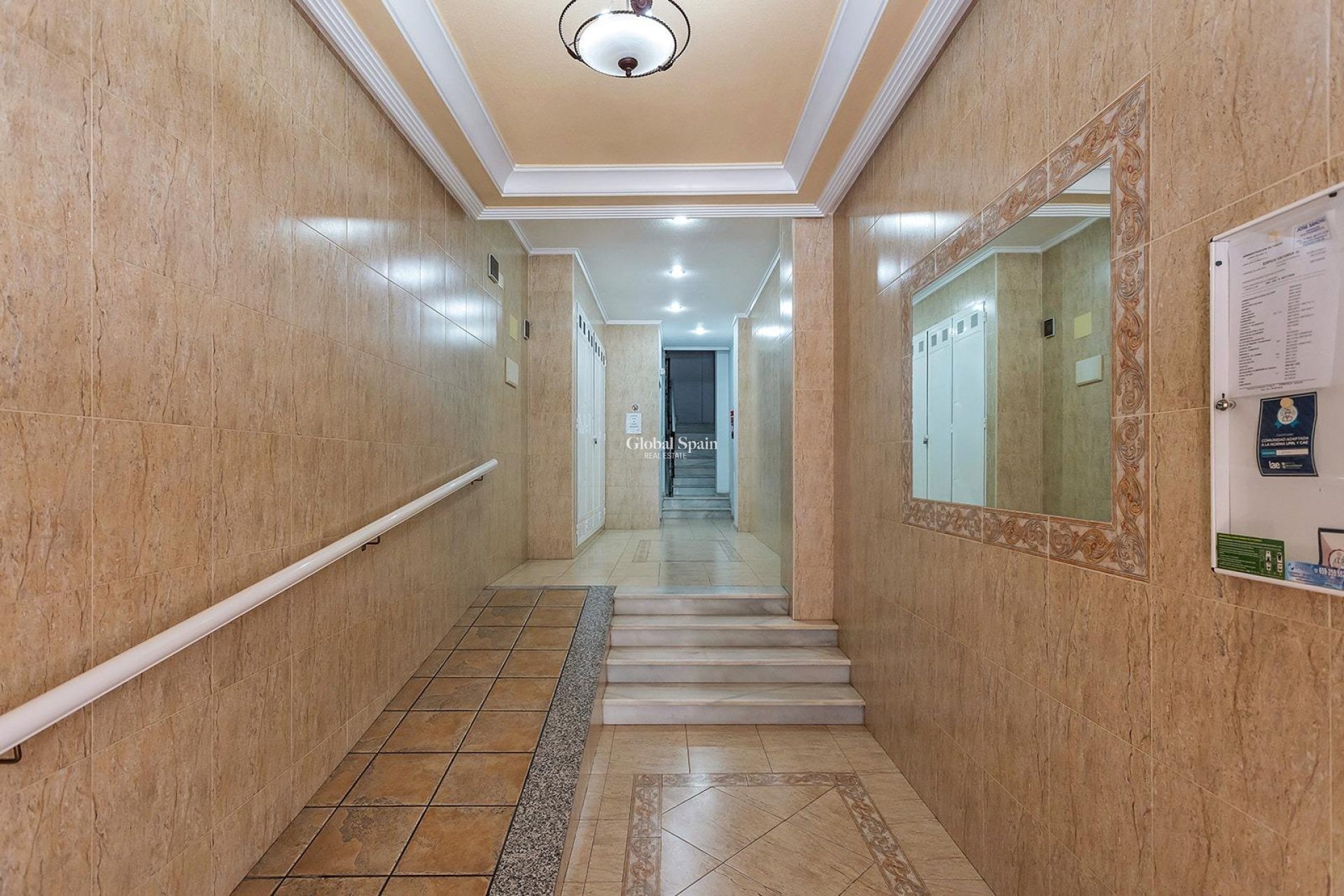 Resale - APARTMENT -
TORREVIEJA - Estacion de autobuses