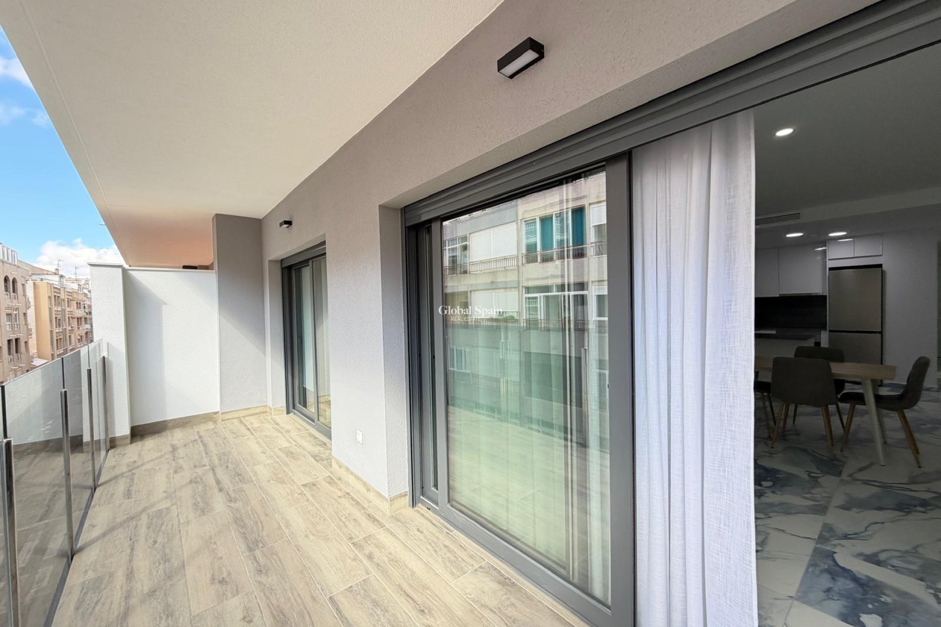 Resale - APARTMENT -
TORREVIEJA - Estacion de autobuses