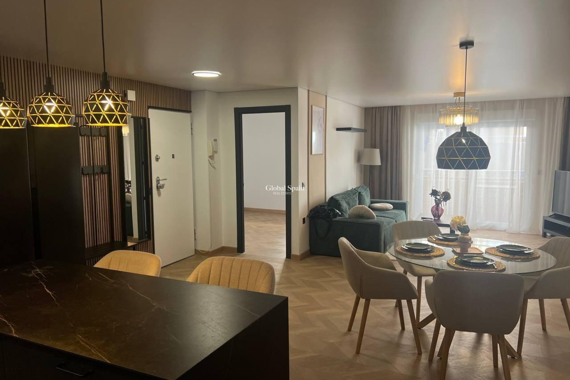 Resale - APARTMENT -
TORREVIEJA - Estacion de autobuses