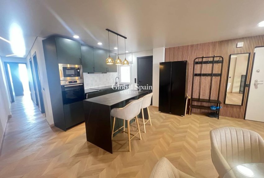 Resale - APARTMENT -
TORREVIEJA - Estacion de autobuses