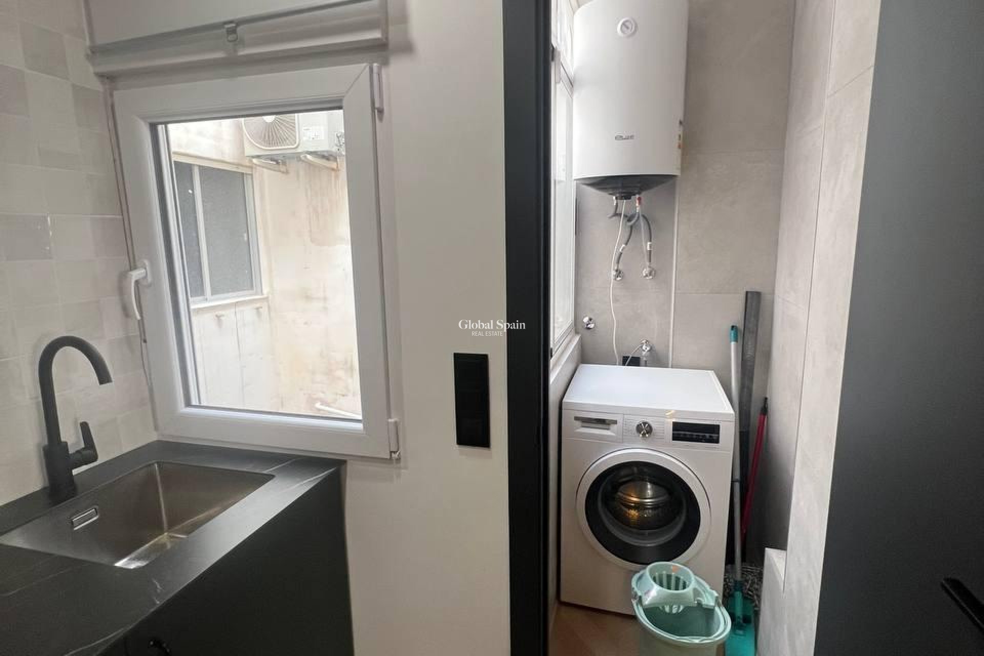 Resale - APARTMENT -
TORREVIEJA - Estacion de autobuses