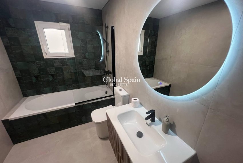 Resale - APARTMENT -
TORREVIEJA - Estacion de autobuses