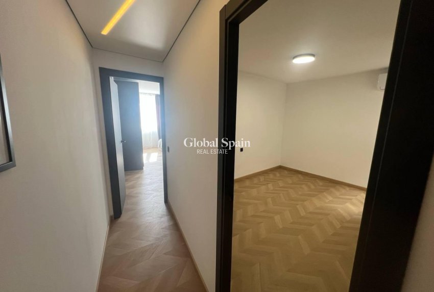 Resale - APARTMENT -
TORREVIEJA - Estacion de autobuses