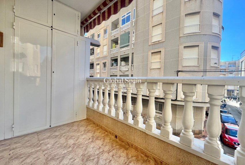 Resale - APARTMENT -
TORREVIEJA - Habaneras