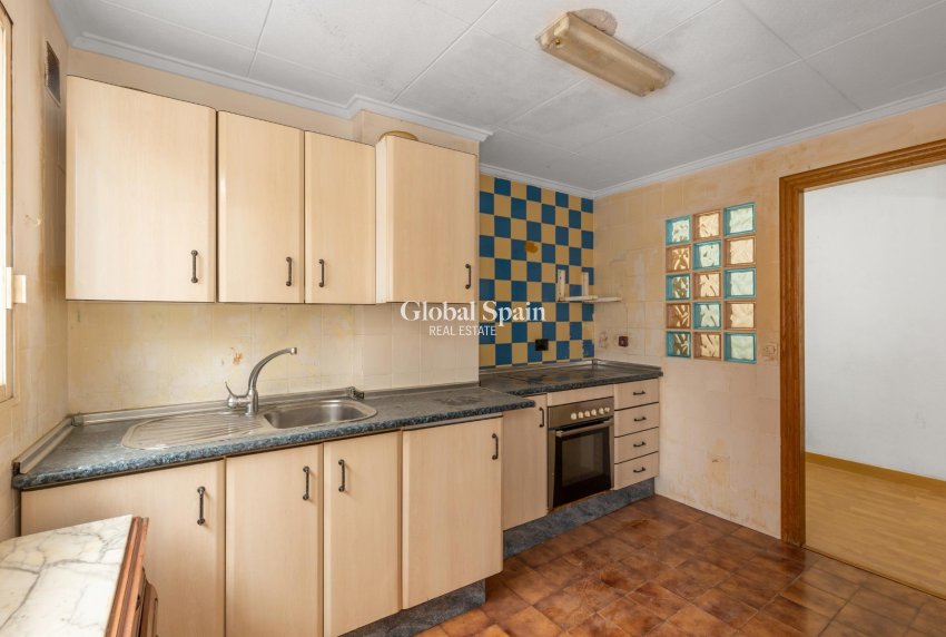 Resale - APARTMENT -
TORREVIEJA - Habaneras