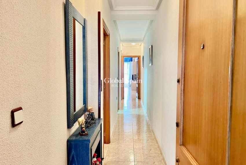 Resale - APARTMENT -
TORREVIEJA - Habaneras