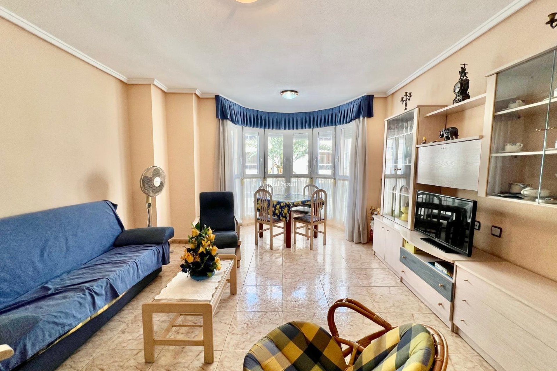 Resale - APARTMENT -
TORREVIEJA - Habaneras