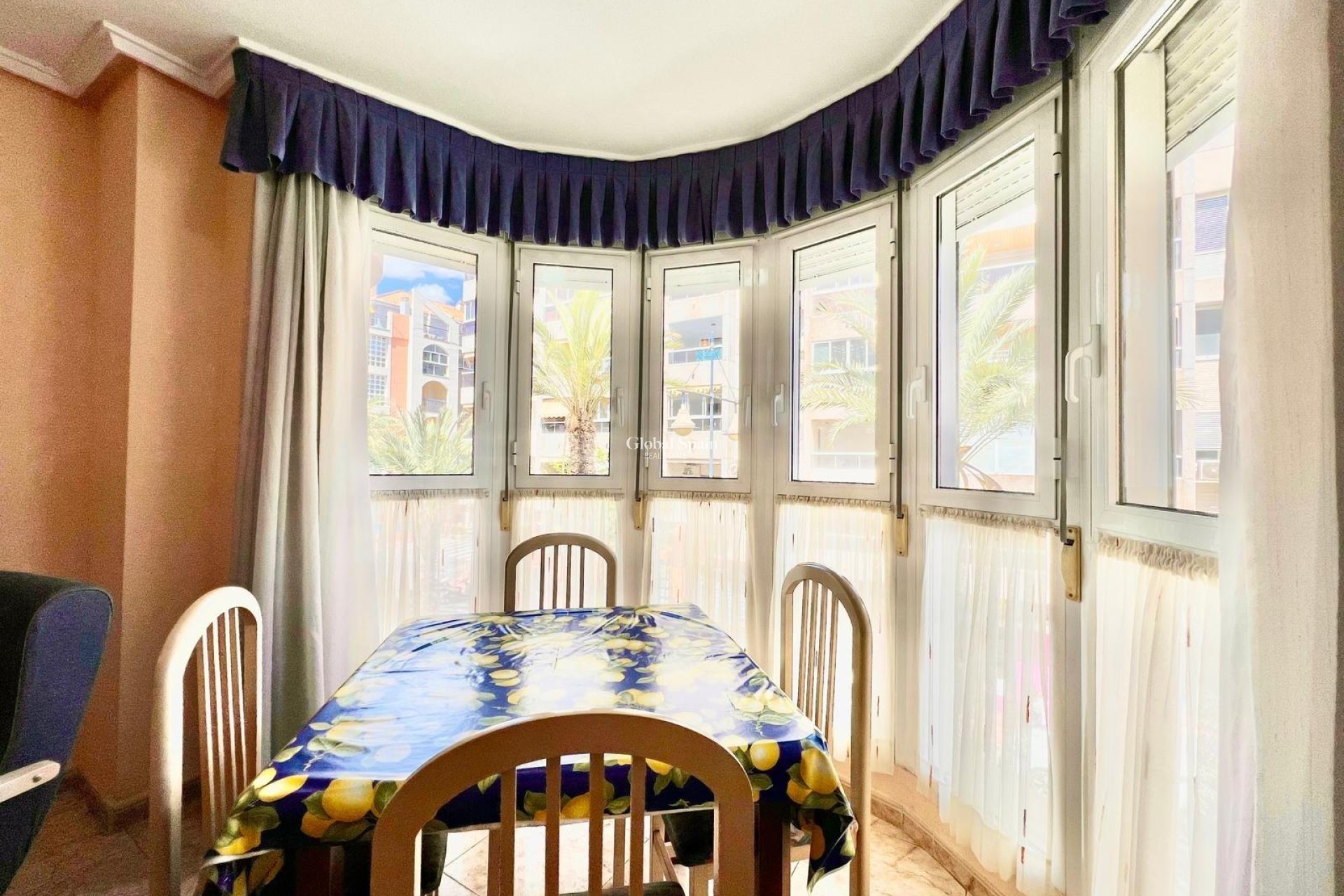 Resale - APARTMENT -
TORREVIEJA - Habaneras