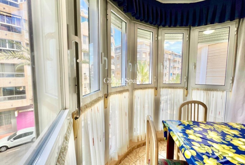 Resale - APARTMENT -
TORREVIEJA - Habaneras