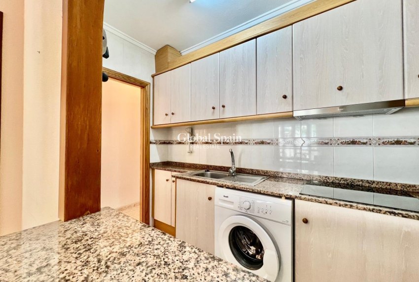 Resale - APARTMENT -
TORREVIEJA - Habaneras