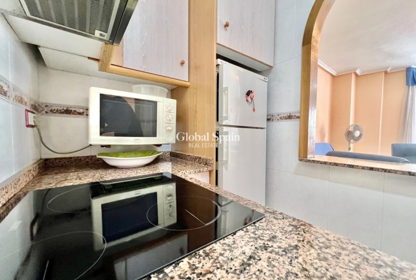 Resale - APARTMENT -
TORREVIEJA - Habaneras