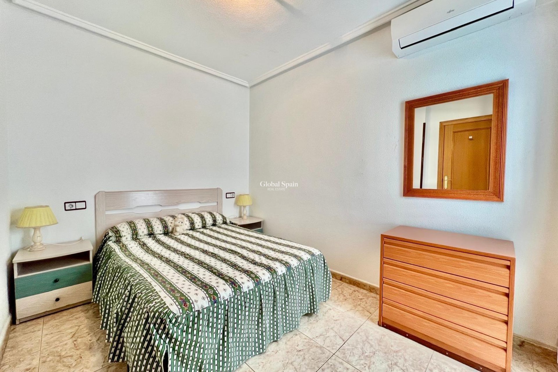 Resale - APARTMENT -
TORREVIEJA - Habaneras