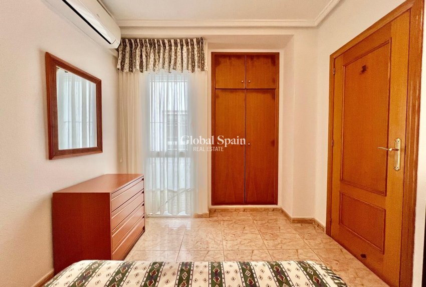 Resale - APARTMENT -
TORREVIEJA - Habaneras