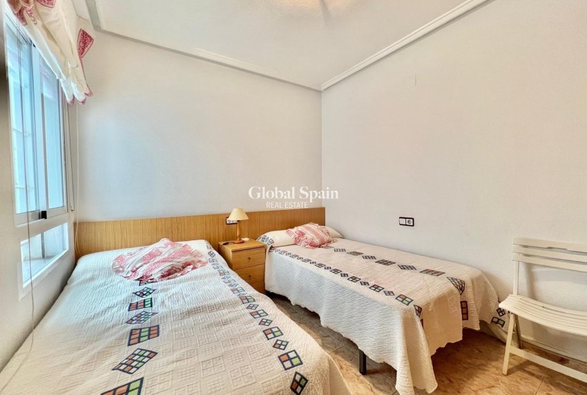 Resale - APARTMENT -
TORREVIEJA - Habaneras