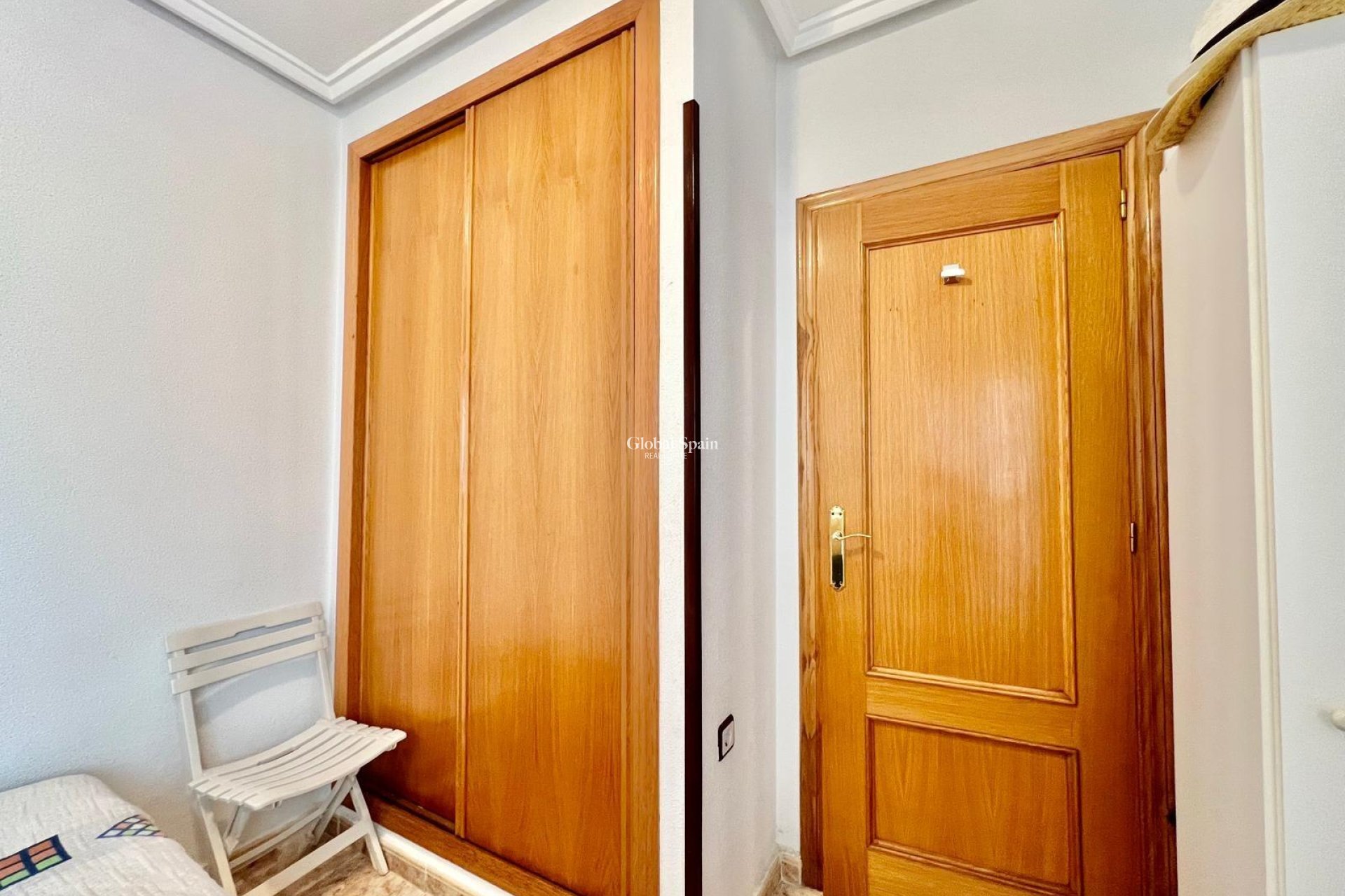Resale - APARTMENT -
TORREVIEJA - Habaneras
