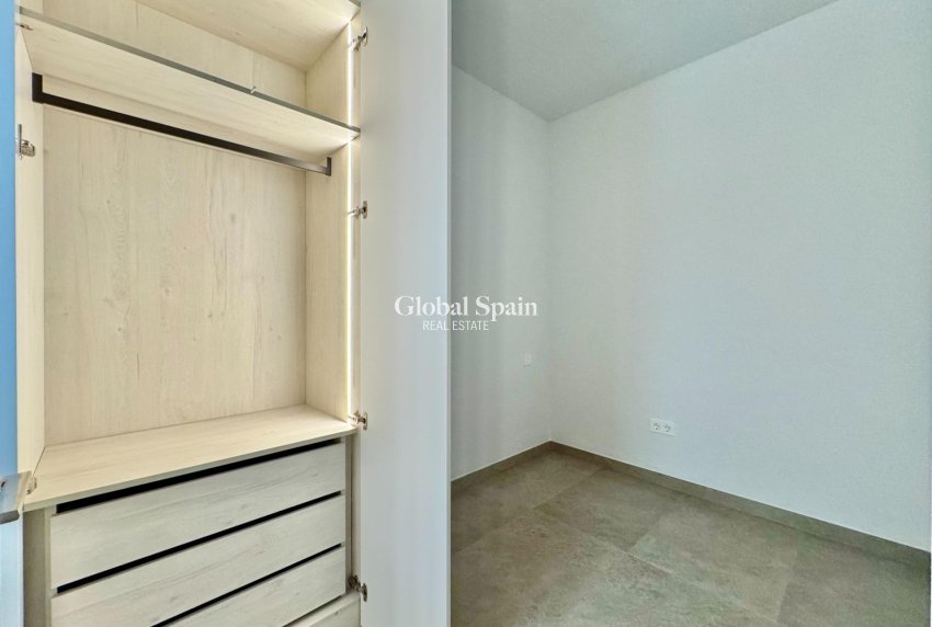 Resale - APARTMENT -
TORREVIEJA - Habaneras
