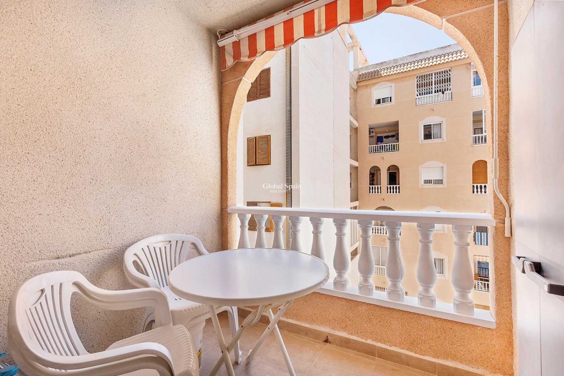 Resale - APARTMENT -
TORREVIEJA - Habaneras