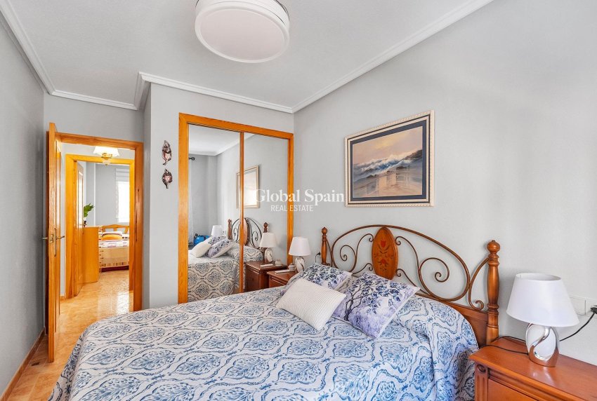Resale - APARTMENT -
TORREVIEJA - Habaneras