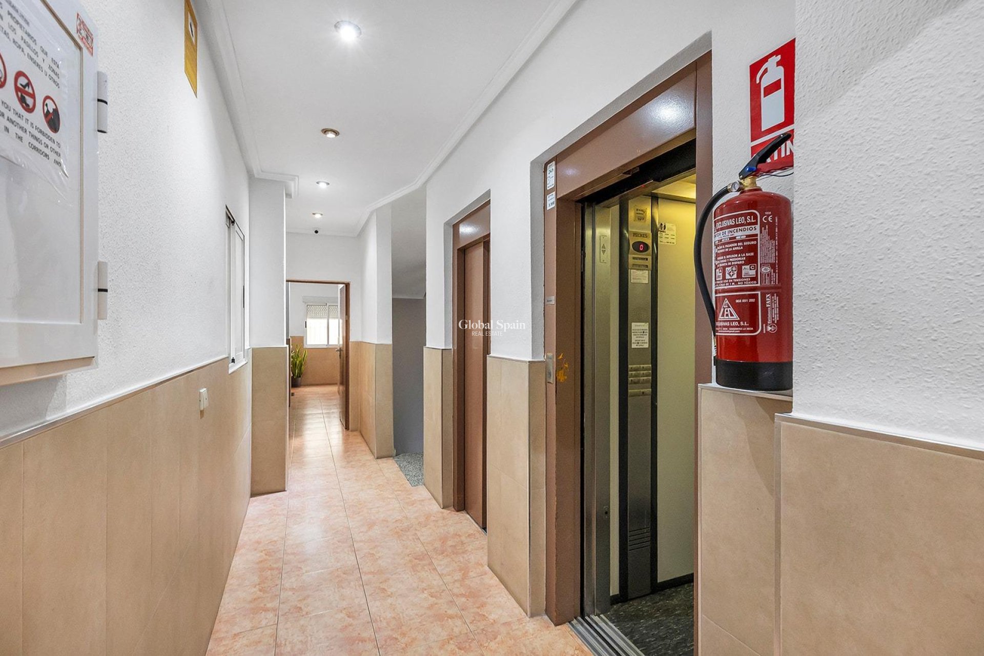 Resale - APARTMENT -
TORREVIEJA - Habaneras