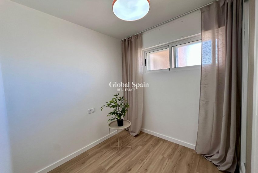 Resale - APARTMENT -
TORREVIEJA - Habaneras