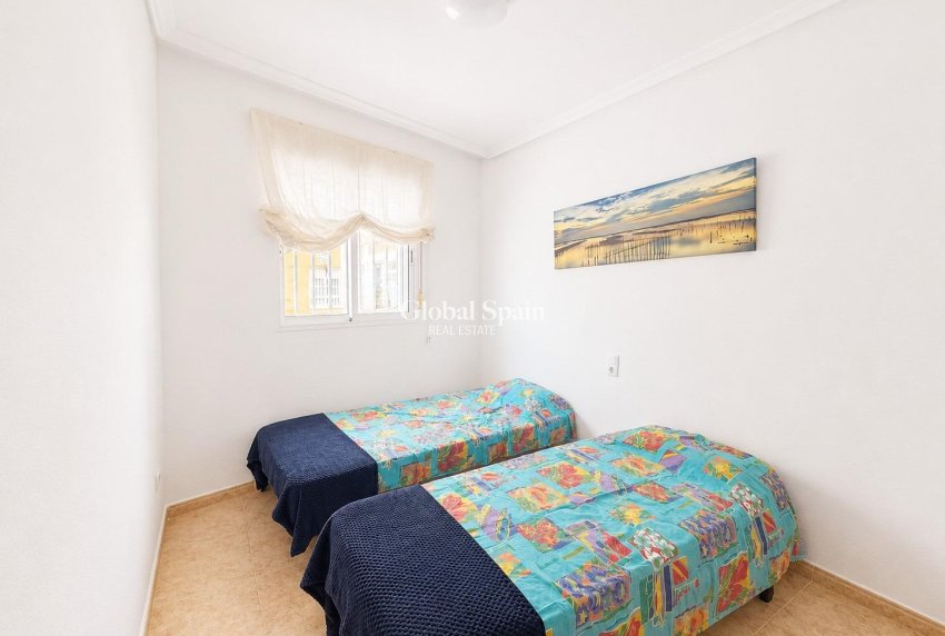 Resale - APARTMENT -
TORREVIEJA - Habaneras
